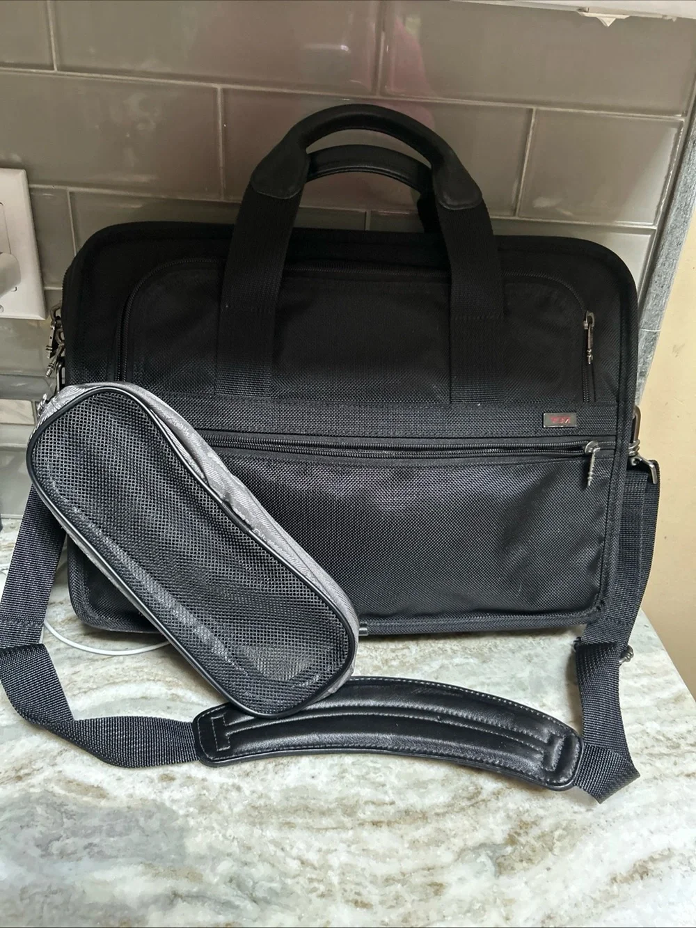 TUMI Laptop Briefcase 16”Slim Black Ballistic Nylon Messenger Bag PaddedPockets.